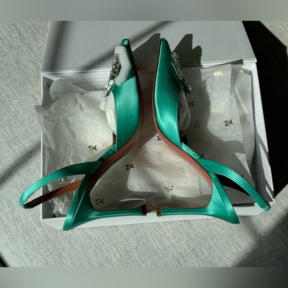 NEW Amina Muaddi women’s Camelia Crystal Buckle Slingback Pump. Size 39.5 - Picture 7 of 9